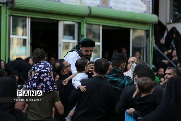 مراسم تعزیه‌خوانی در رینه لاریجان