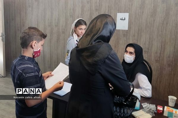 برگزاری طرح جهادی معاینات پزشکی ویژه دانش‌آموزان منطقه رودهن