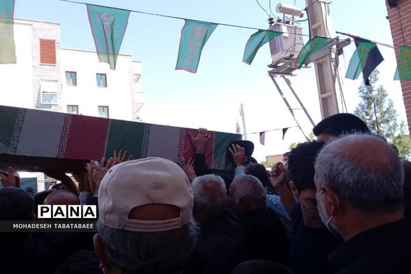 تشییع پیکر دو شهید گمنام در نماز جمعه شهرستان پردیس