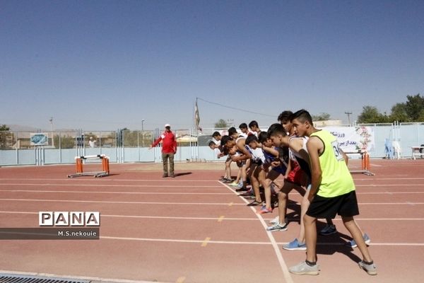 اولین روز برگزاری مسابقات دوومیدانی دانش‌آموزی کشور