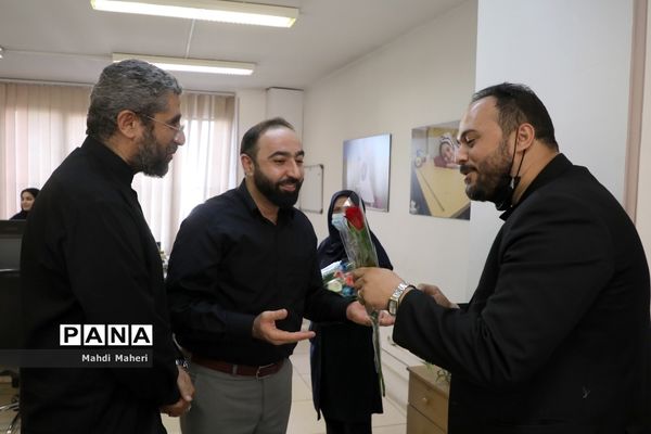 حضور قائم‌مقام و شورای معاونان سازمان دانش‌آموزی در خبرگزاری پانا برای قدردانی از تلاش خبرنگاران