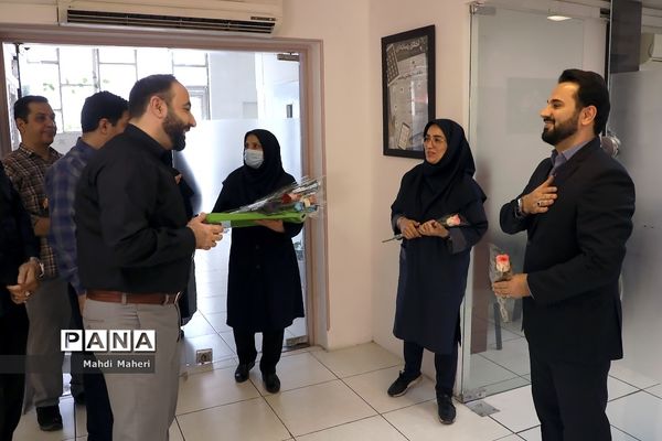 حضور قائم‌مقام و شورای معاونان سازمان دانش‌آموزی در خبرگزاری پانا برای قدردانی از تلاش خبرنگاران