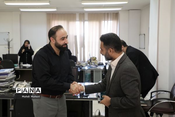 حضور قائم‌مقام و شورای معاونان سازمان دانش‌آموزی در خبرگزاری پانا برای قدردانی از تلاش خبرنگاران