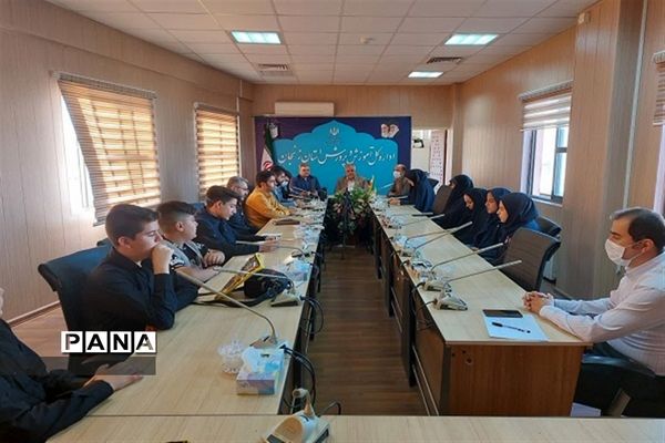تجلیل از دانش‌آموز خبرنگاران پانا زنجان توسط مدیرکل آموزش و پرورش