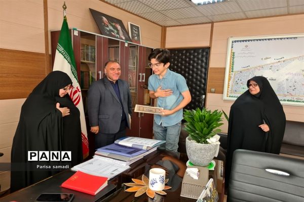 آیین تجلیل از دانش‌آموز خبرنگاران منطقه ۱۳