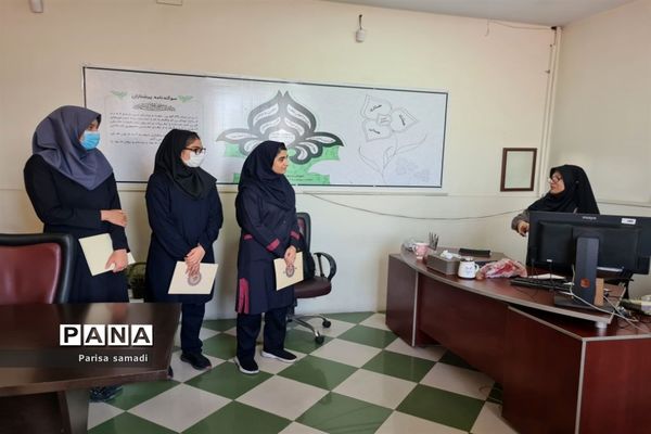 آیین تجلیل از دانش‌آموز خبرنگاران منطقه ۱۳