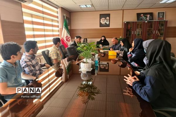 آیین تجلیل از دانش‌آموز خبرنگاران منطقه ۱۳