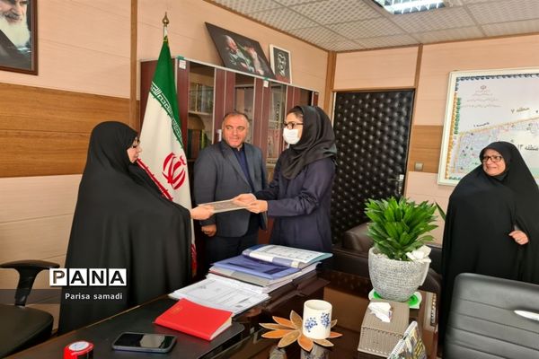 آیین تجلیل از دانش‌آموز خبرنگاران منطقه ۱۳