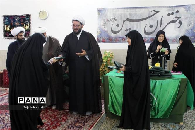 تقدیر از خادمان موکب دختران حسین