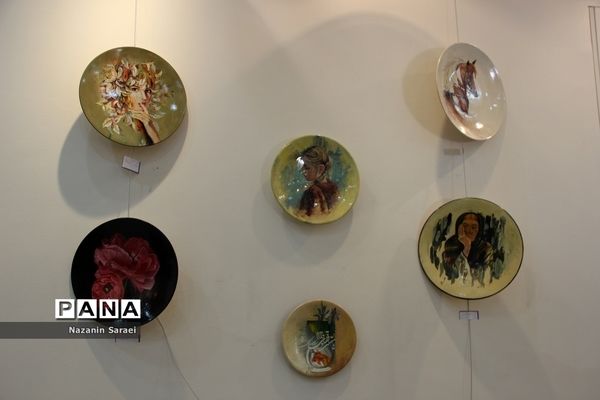 نمایشگاه «پرتره تنها» در گالری هنری اسلامشهر