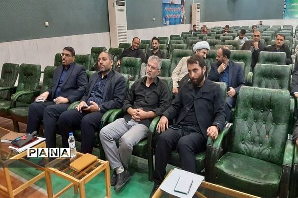 نشست هم‌اندیشی حوزه معاونت پرورشی و فرهنگی استان البرز