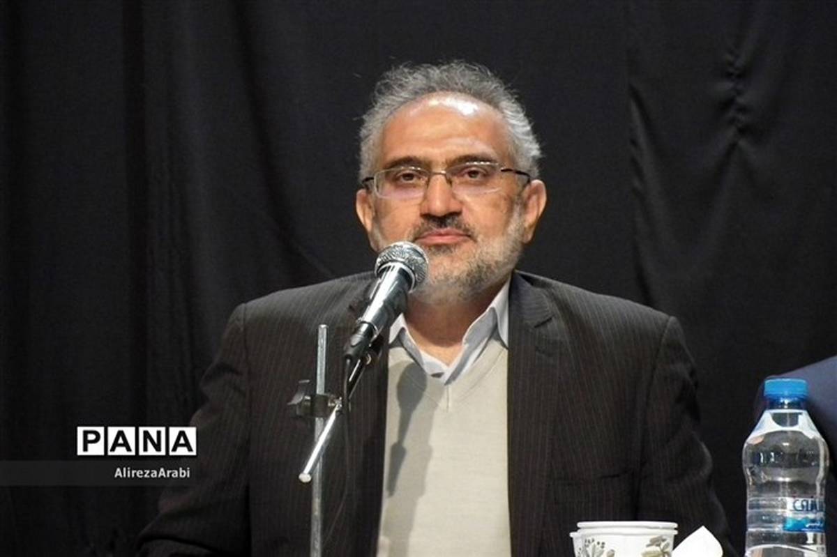 حسینی: دولت بدون شعار و با اقدام و عمل شبانه‌روزی در مسیر برطرف کردن مشکلات مردم گام برمی‌دارد