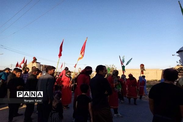 کاروان نمادین اسرای کربلا در روستای باقرآباد قم