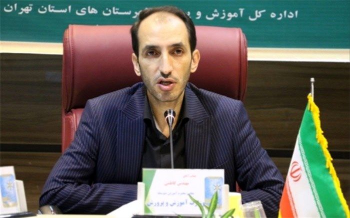 معاونان آموزش متوسطه ارتباط بی‌واسطه با مدیران مدارس و معلمان داشته باشند