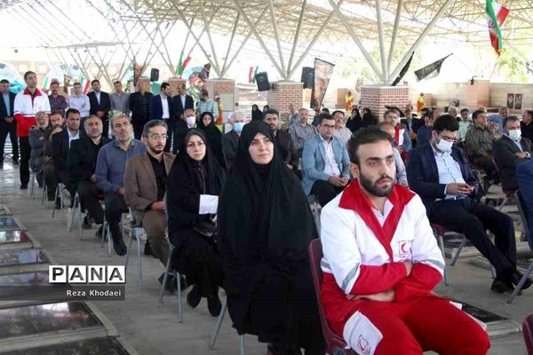 غبارروبی مزار شهدا به‌مناسبت آغاز هفته دولت