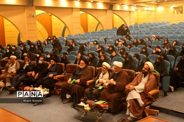 برگزاری همایش دختران مکتبی در قم