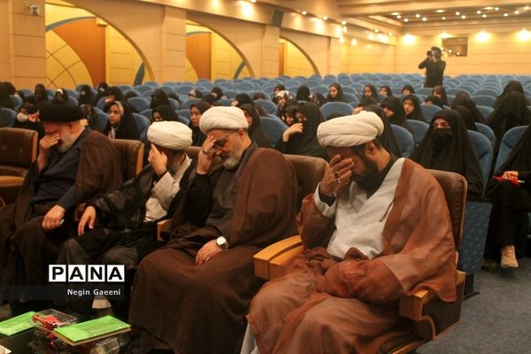 برگزاری همایش دختران مکتبی در قم