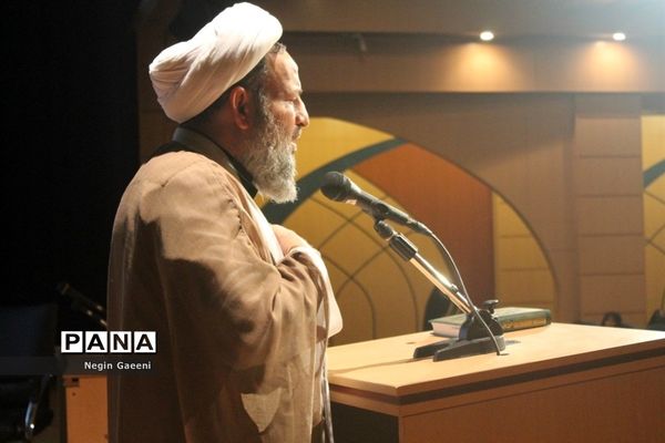 برگزاری همایش دختران مکتبی در قم
