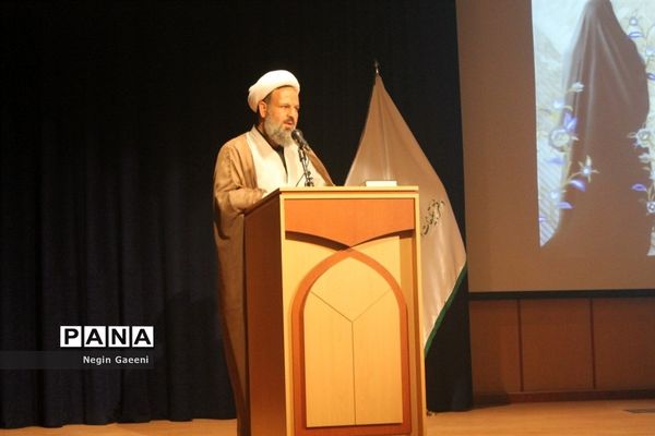 برگزاری همایش دختران مکتبی در قم