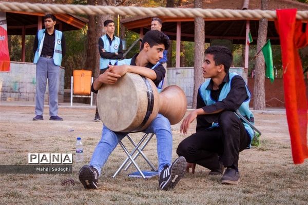 روز اول اردوی قطبی اعضای سازمان دانش‌آموزی در اصفهان - ۲