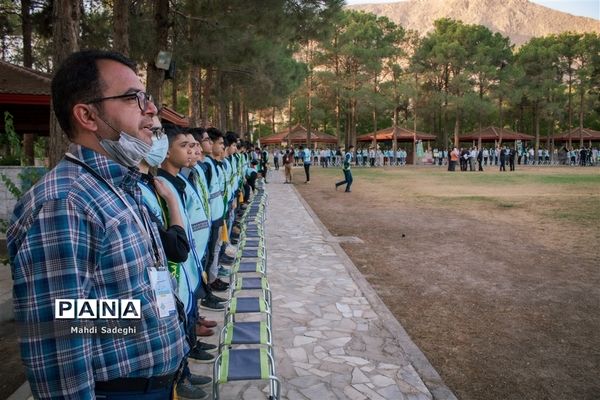 روز دوم اردوی قطبی اعضای سازمان دانش‌آموزی در اصفهان