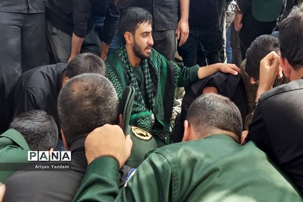 تشییع و تدفین دو شهید جوان امنیت در شیراز