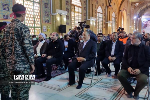 مراسم عطر افشانی وگلریزان مزار مطهر شهدای هشتم شهریور