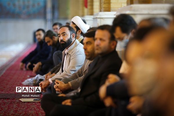 حضور وزیر آموزش و پرورش بر سر مزار شهیدان رجایی و باهنر