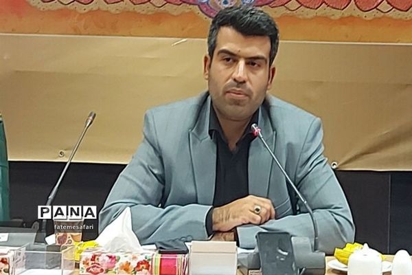 دیدار فرماندار فیروزکوه با جوانان به‌مناسبت هفته دولت