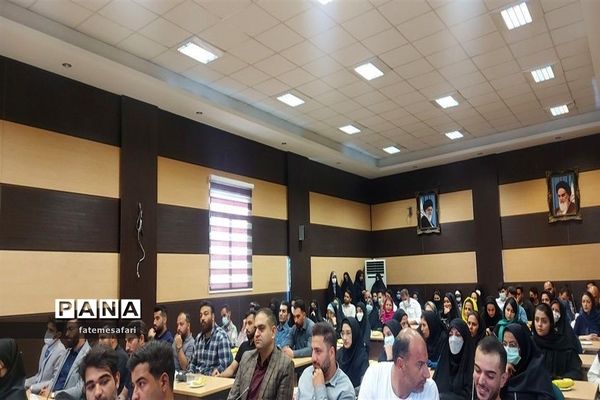 دیدار فرماندار فیروزکوه با جوانان به‌مناسبت هفته دولت