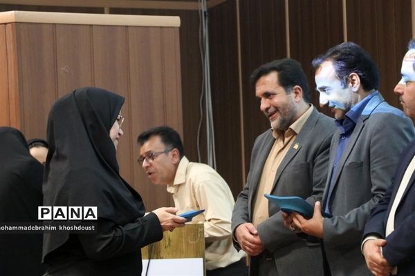 جلسه هم‌اندیشی روابط عمومی‌های قطب شهید برونسی به‌مناسبت هفته دولت