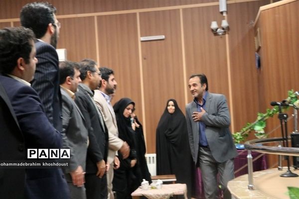 جلسه هم‌اندیشی روابط عمومی‌های قطب شهید برونسی به‌مناسبت هفته دولت