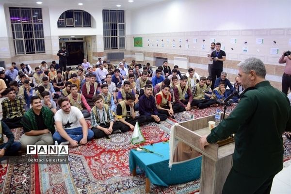 نشست جهاد تبیین اعضای سازمان دانش‌آموزی در اردوی قطب 5  آذربایجان غربی