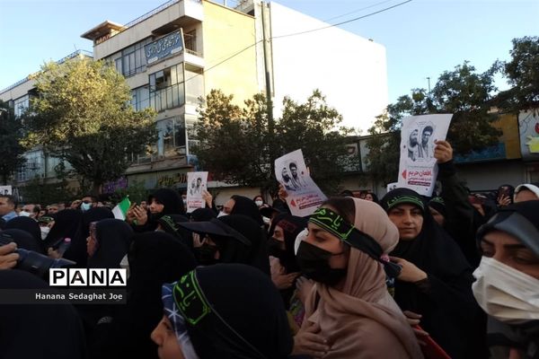 تجمع اعتراض‌آمیز در پاسخ اهانت به همسر و دختر شهید‌منصور خادم صادق در شیراز