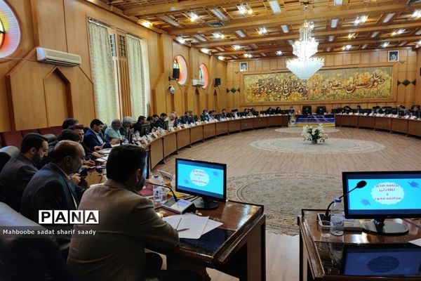 نشست هم‌اندیشی معاونان پرورشی و تربیت‌بدنی ادارات آموزش و پرورش فارس