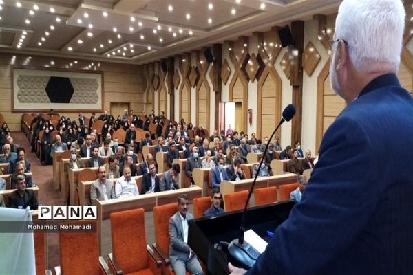 نشست مشترک مدیران مدارس با فرماندار و اعضای شورای اداری کاشمر