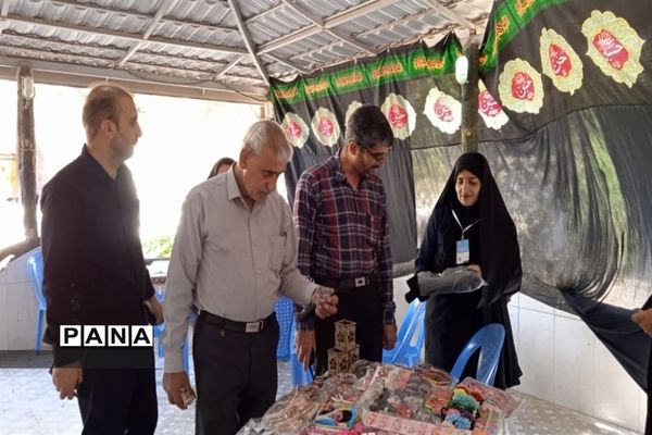 بازدید مدیر سازمان دانش آموزی استان اصفهان  از غرفه فرهنگی اردو  قطبی دختران