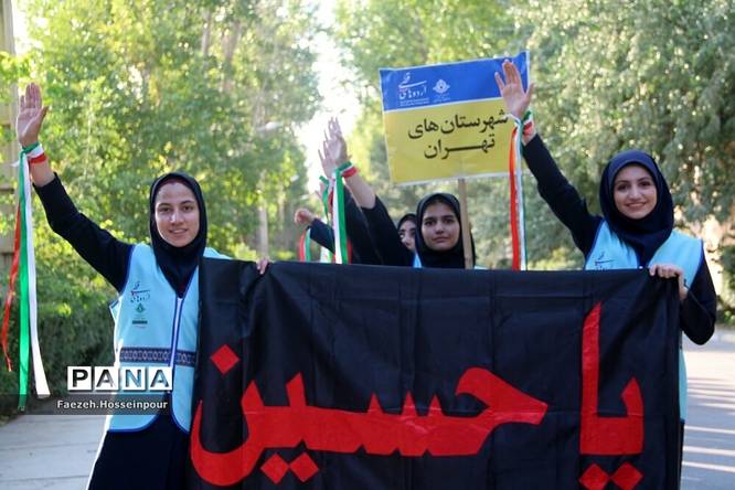 استقبال از دانشآموزان دختر عضو سازمان دانشآموزی در اردوی قطبی