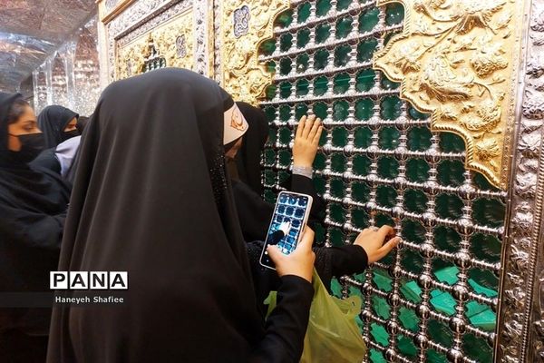 گردشگری رویداد‌محور، حضور دانش‌آموزان دختر عضو سازمان دانش‌آموزی استان فارس در حرم مطهر حضرت شاهچراغ(ع)