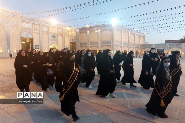 گردشگری رویداد‌محور، حضور دانش‌آموزان دختر عضو سازمان دانش‌آموزی استان فارس در حرم مطهر حضرت شاهچراغ(ع)