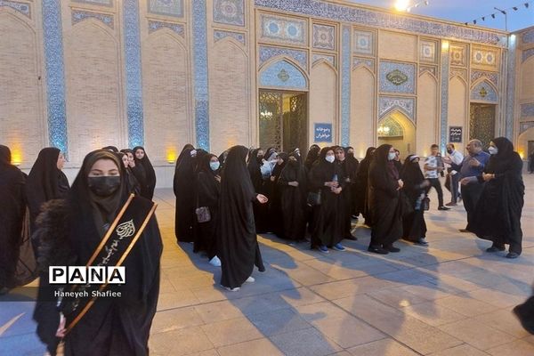 گردشگری رویداد‌محور، حضور دانش‌آموزان دختر عضو سازمان دانش‌آموزی استان فارس در حرم مطهر حضرت شاهچراغ(ع)