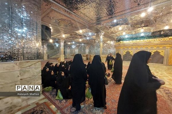 گردشگری رویداد‌محور، حضور دانش‌آموزان دختر عضو سازمان دانش‌آموزی استان فارس در حرم مطهر حضرت شاهچراغ(ع)