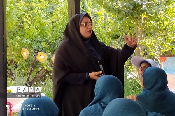 حضور دانش‌آموزان دختر از استان‌های مختلف کشور در اردوی قطبی اردوگاه دماوند