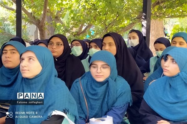 حضور دانش‌آموزان دختر از استان‌های مختلف کشور در اردوی قطبی اردوگاه دماوند