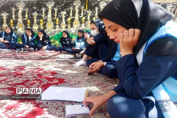 آموزش مهارت‌های اجتماعی به دانش‌آموزان در اردوی قطبی دختران