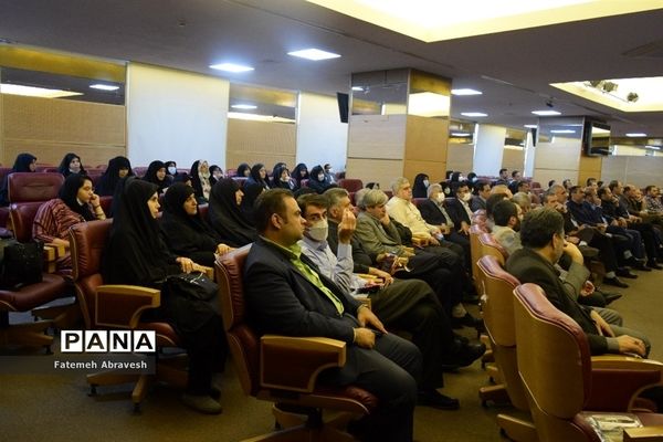 برگزاری دومین نشست مدیران مدارس منطقه ۱۴ در برج میلاد