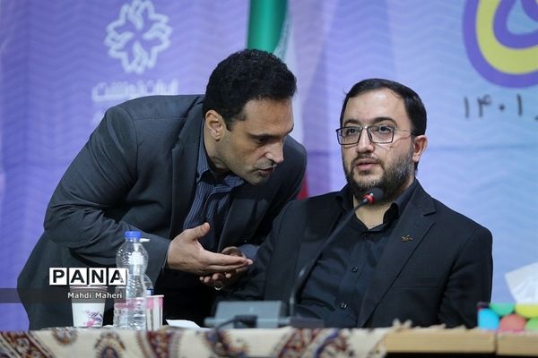 نشست خبری توزیع نوشت‌افزار ایرانی - اسلامی