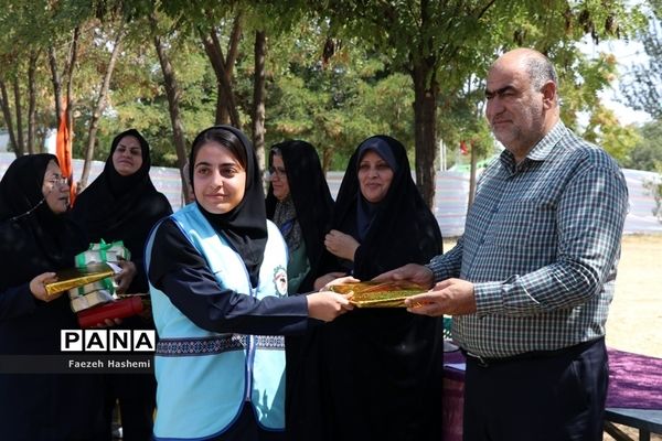 نشست جهاد تبیین اعضای دختر سازمان دانش‌آموزی در اردوی قطب 5 آذربایجان غربی