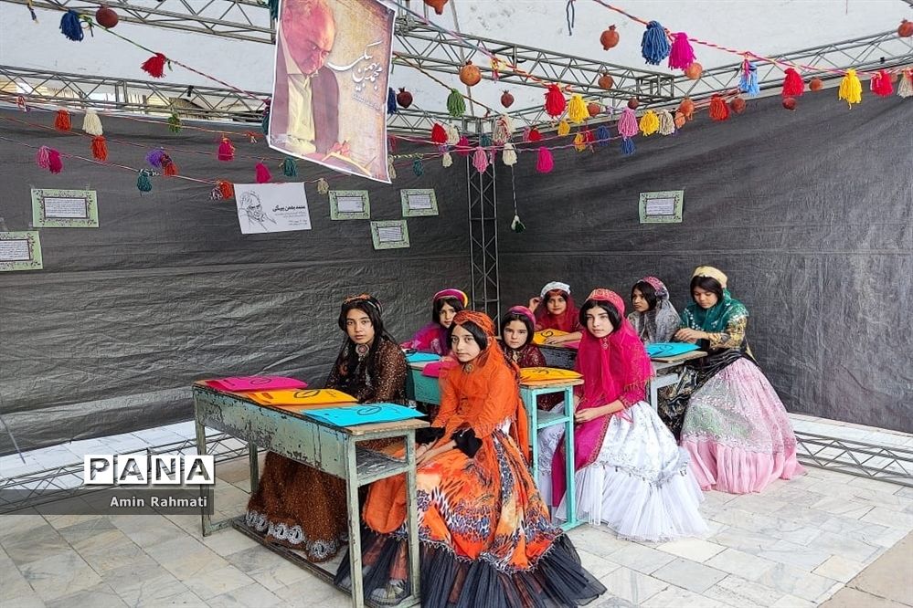 برگزاری همایش تامین دو هزار بسته  لوازم التحریر برای دانش‌آموزان سزاوار و بی سرپرست در شیراز