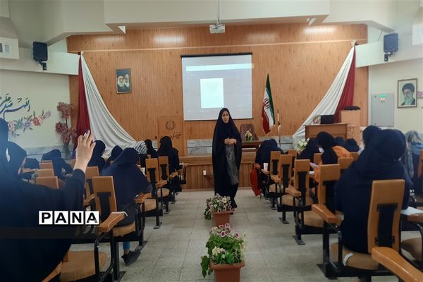 کارگاه آموزشی خبرنگاران دانش‌آموز ناحیه ۷ مشهد